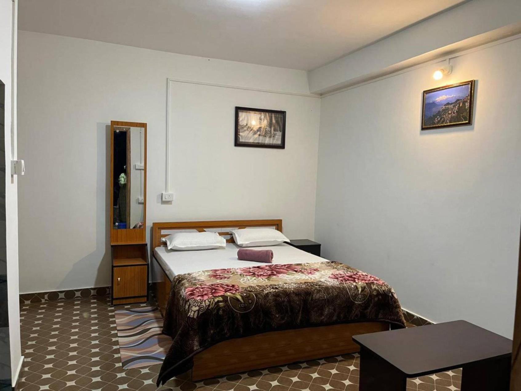 Pradhan Homestay Mirik - Homestay Beside Mirik Lake Buitenkant foto