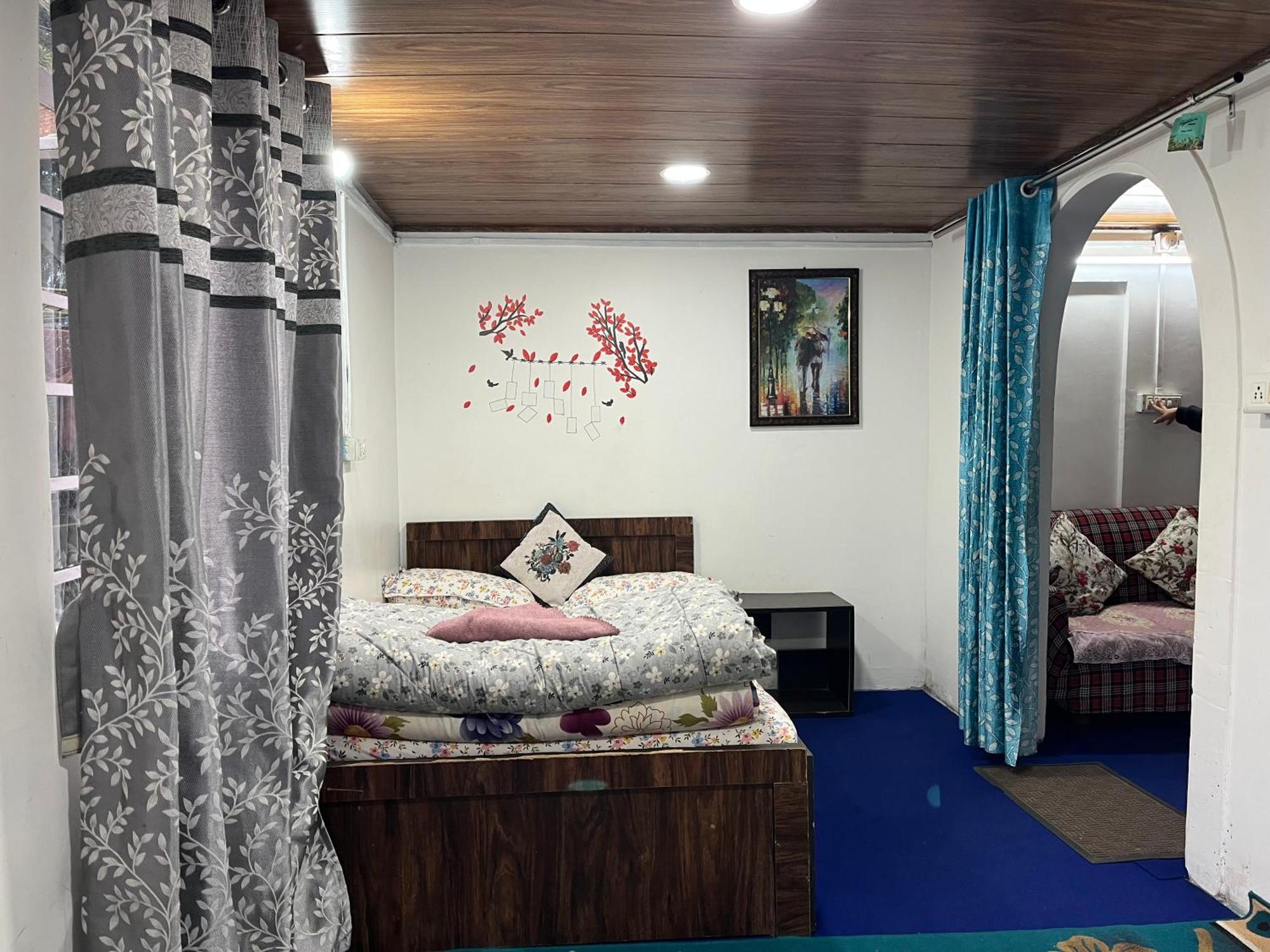 Pradhan Homestay Mirik - Homestay Beside Mirik Lake Buitenkant foto