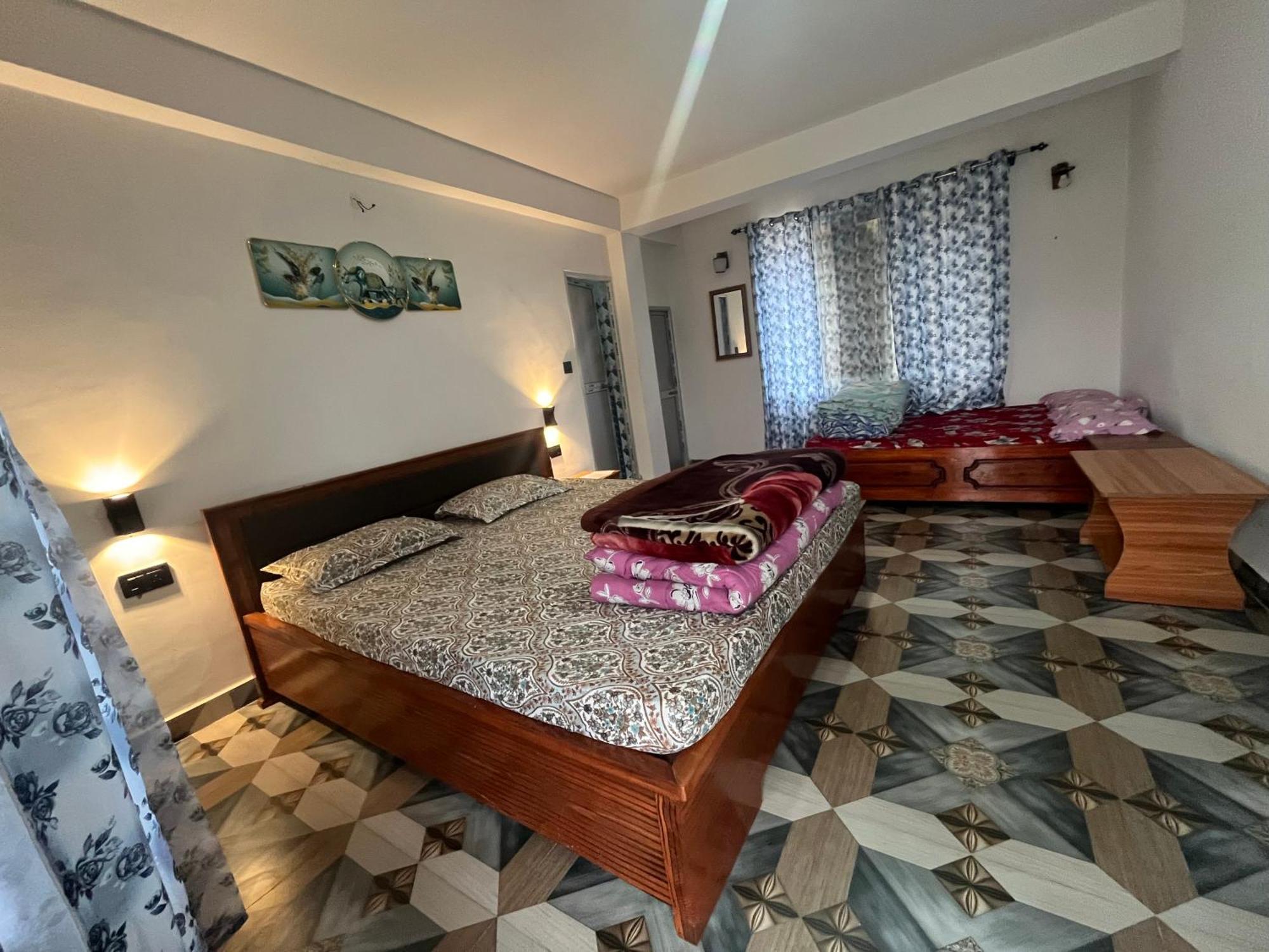 Pradhan Homestay Mirik - Homestay Beside Mirik Lake Buitenkant foto
